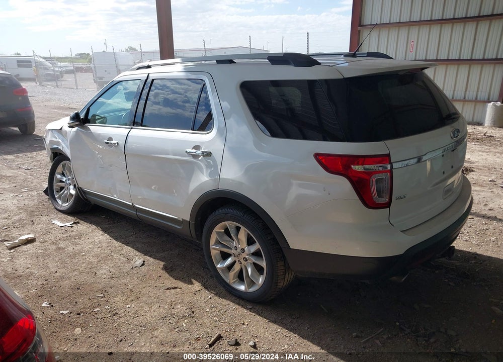 2011 FORD EXPLORER XLT VIN: 1FMHK8D82BGA65126