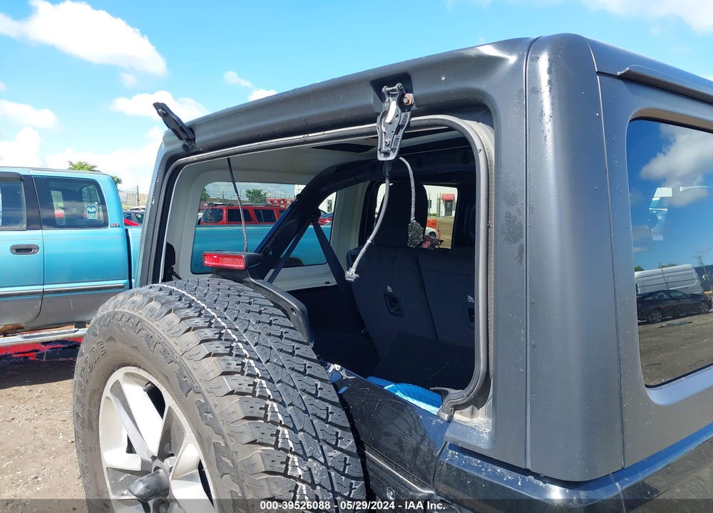 2020 JEEP WRANGLER UNLIMITED SAHARA 4X4 VIN: 1C4HJXEN5LW180297