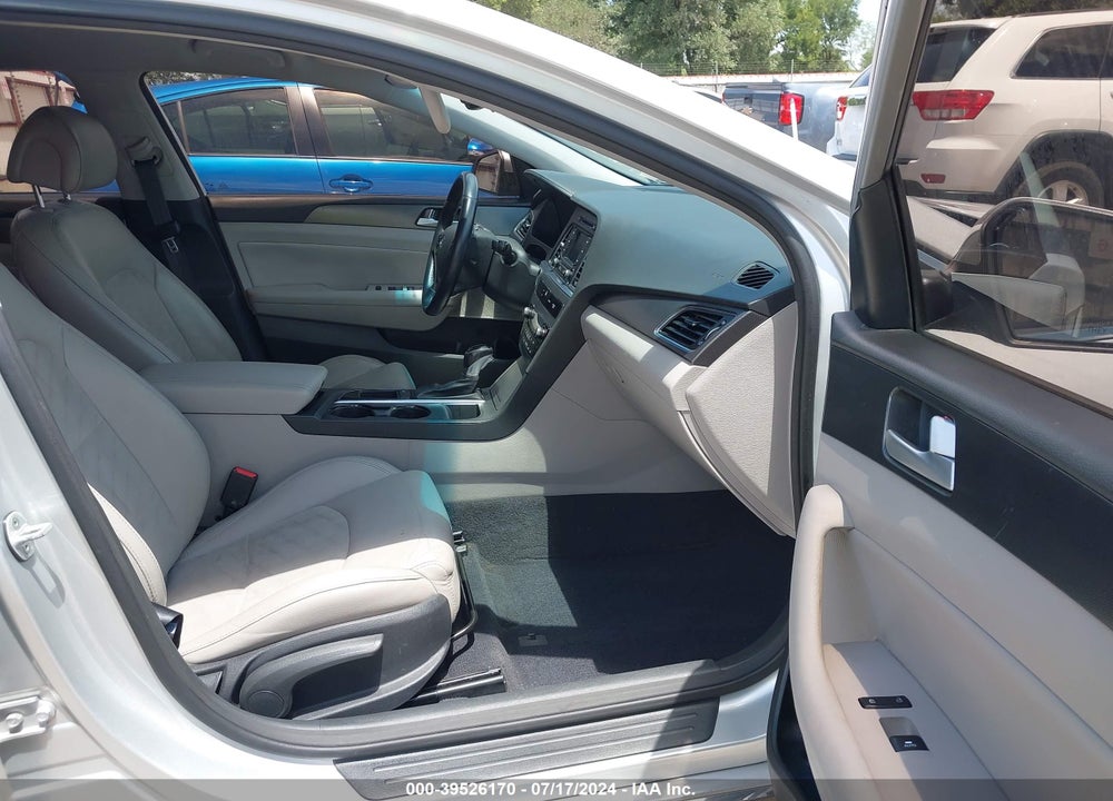2015 HYUNDAI SONATA SPORT VIN: 5NPE34AF0FH231841