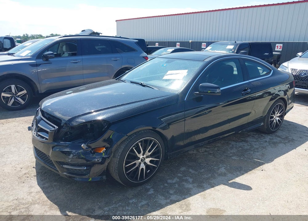 2015 MERCEDES-BENZ C 350 SPORT VIN: WDDGJ5HB5FG437089