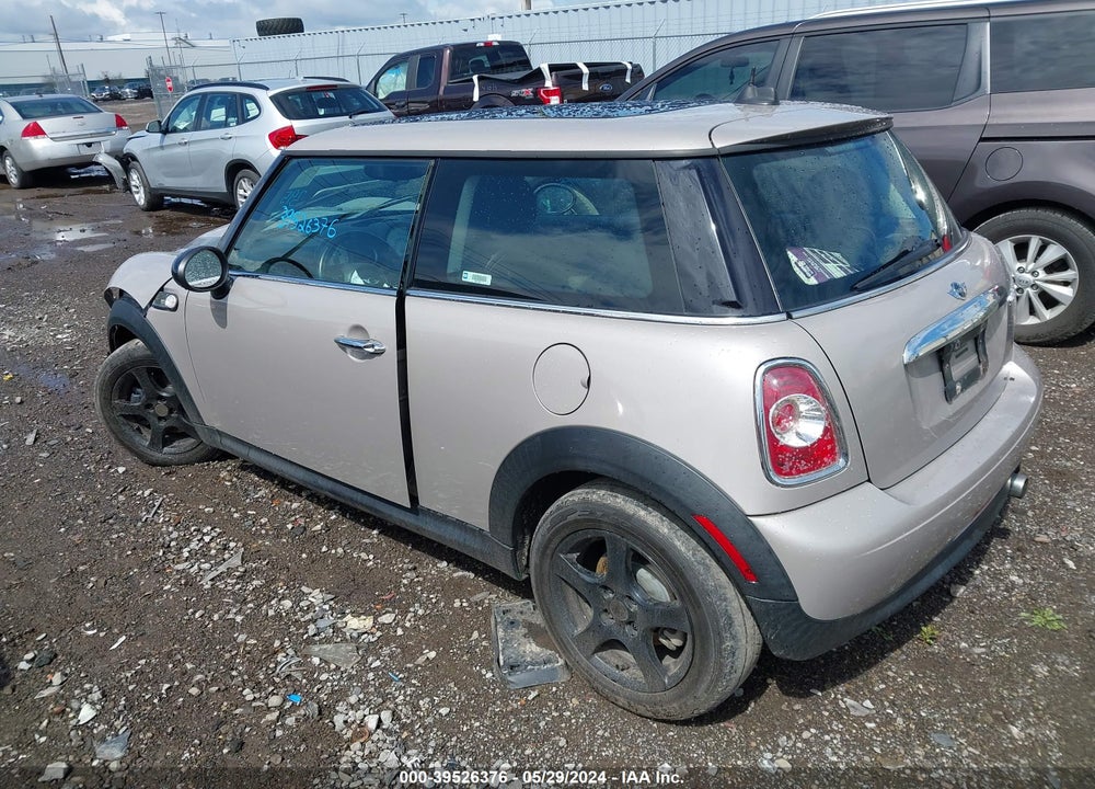 2013 MINI HARDTOP COOPER VIN: WMWSU3C52DT372866