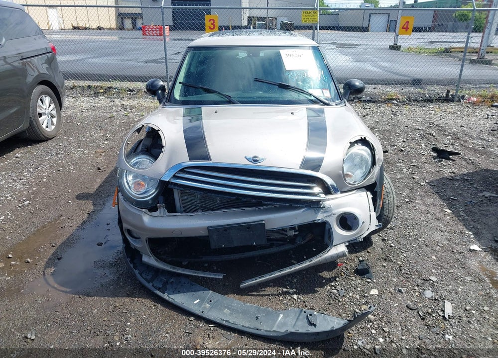 2013 MINI HARDTOP COOPER VIN: WMWSU3C52DT372866