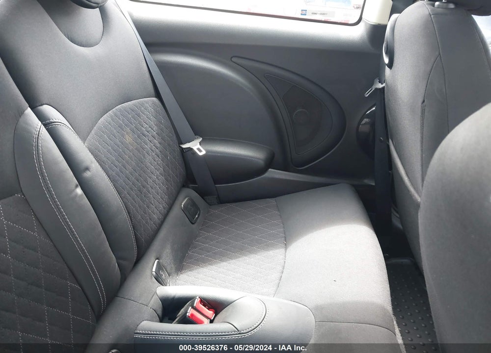 2013 MINI HARDTOP COOPER VIN: WMWSU3C52DT372866