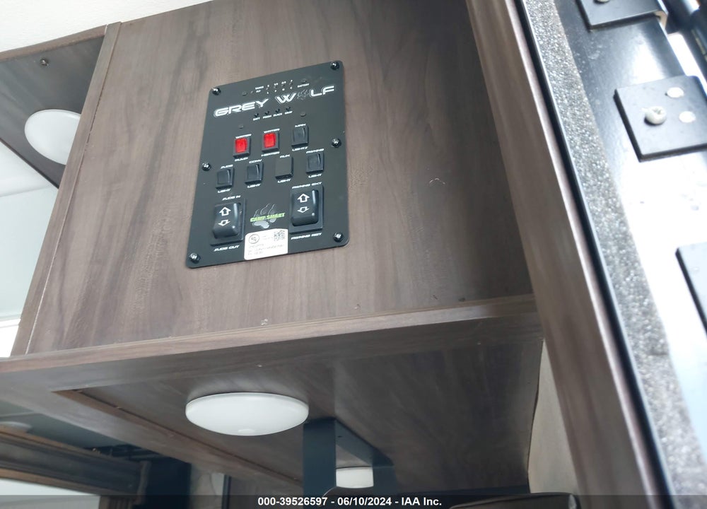 2020 FOREST RIVER GREY CHEROKEE 24FT VIN: 4X4TCKY2XLK065379