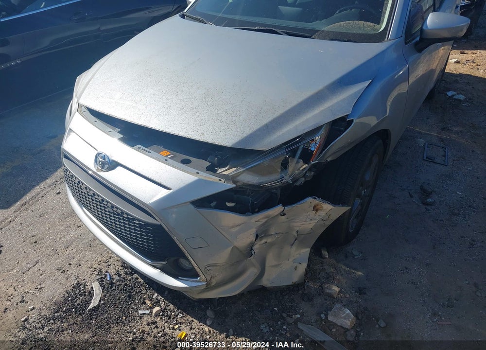 2019 TOYOTA YARIS XLE VIN: 3MYDLBYV5KY520175