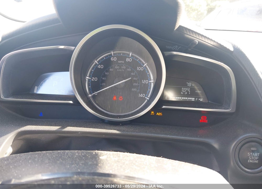 2019 TOYOTA YARIS XLE VIN: 3MYDLBYV5KY520175