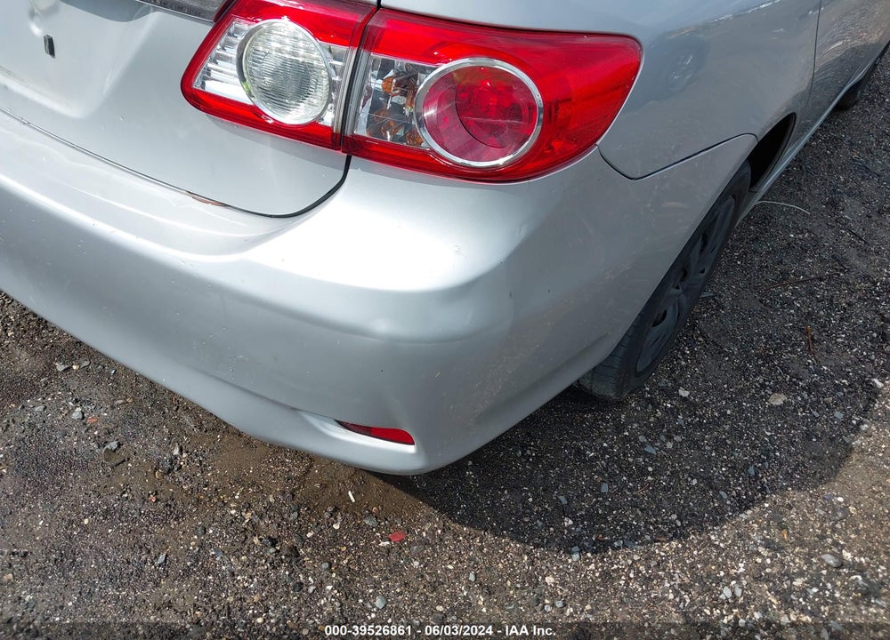 2013 TOYOTA COROLLA LE VIN: 2T1BU4EE8DC089045