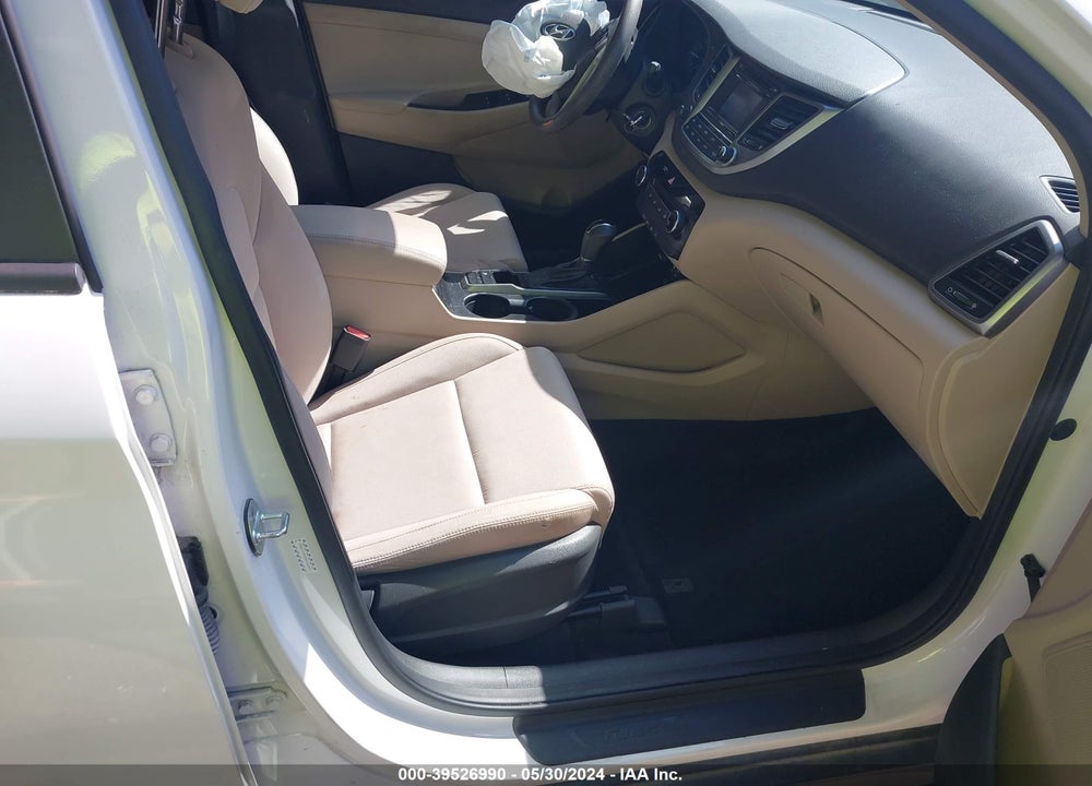 2017 HYUNDAI TUCSON VIN: KM8J23A48HU455891
