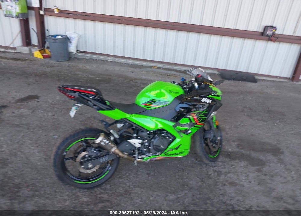 2023 KAWASAKI EX400 VIN: JKAEXKH16PDAN7832
