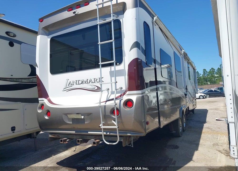 2013 HEARTLAND RUSHMORE VIN: 5SFBG3925DE252858