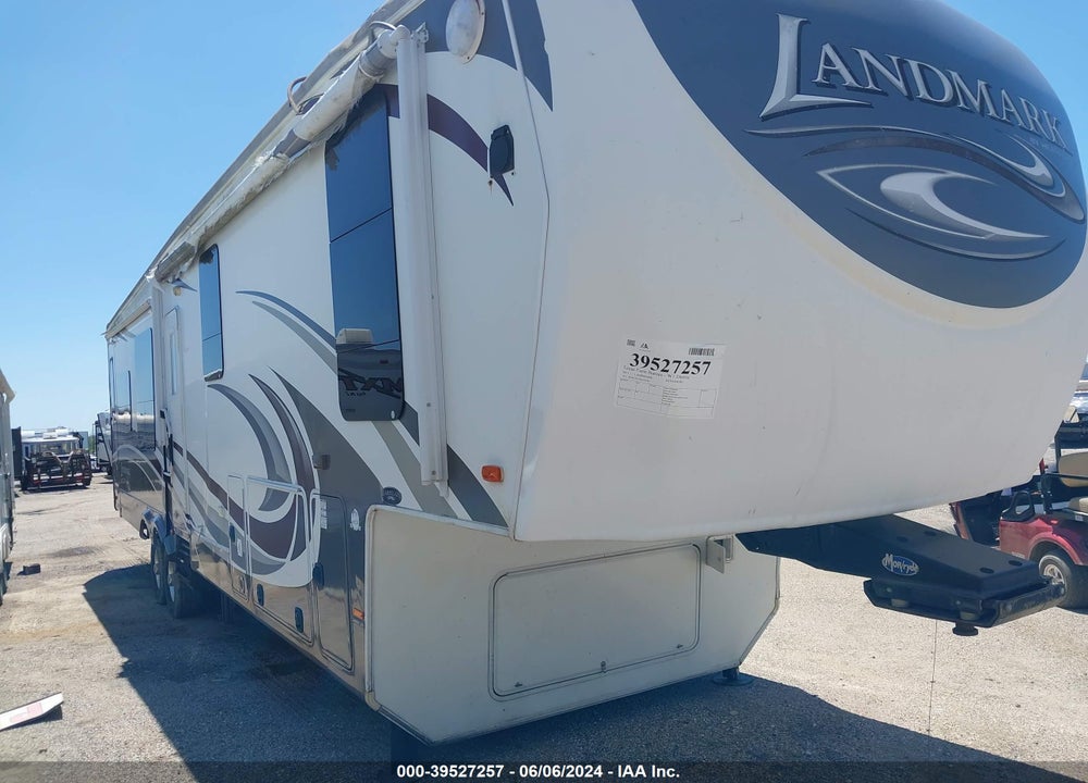 2013 HEARTLAND RUSHMORE VIN: 5SFBG3925DE252858