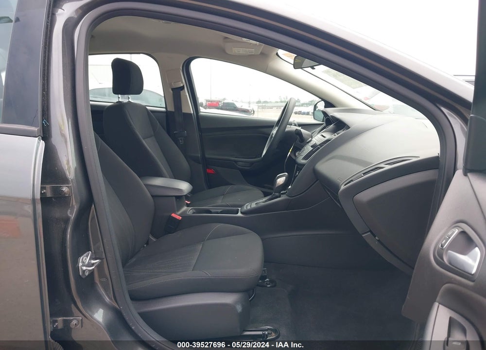 2015 FORD FOCUS SE VIN: 1FADP3F23FL384098