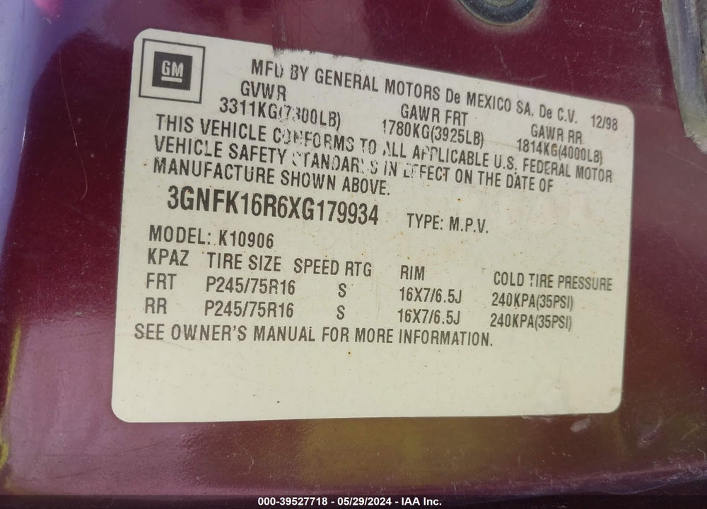 1999 CHEVROLET SUBURBAN 1500 LT VIN: 3GNFK16R6XG179934