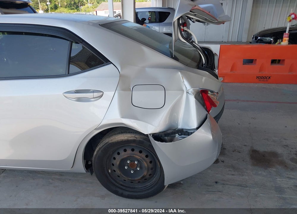 2018 TOYOTA COROLLA LE VIN: 2T1BURHE8JC964399