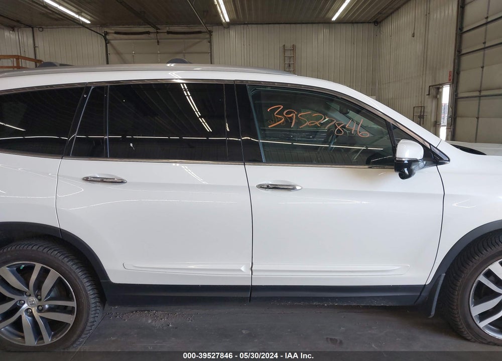 2016 HONDA PILOT TOURING VIN: 5FNYF6H99GB072995