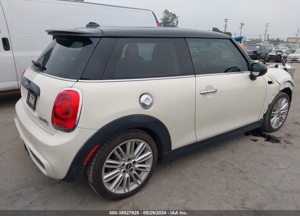 2015 MINI HARDTOP COOPER S VIN: WMWXP7C58F2A33237