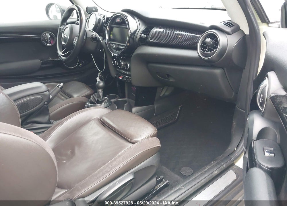 2015 MINI HARDTOP COOPER S VIN: WMWXP7C58F2A33237