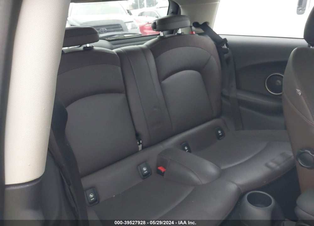 2015 MINI HARDTOP COOPER S VIN: WMWXP7C58F2A33237