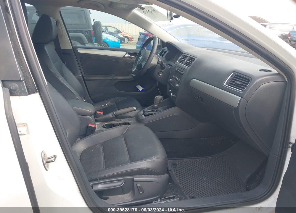 2013 VOLKSWAGEN JETTA 2.5L SE VIN: 3VWDP7AJ9DM267375
