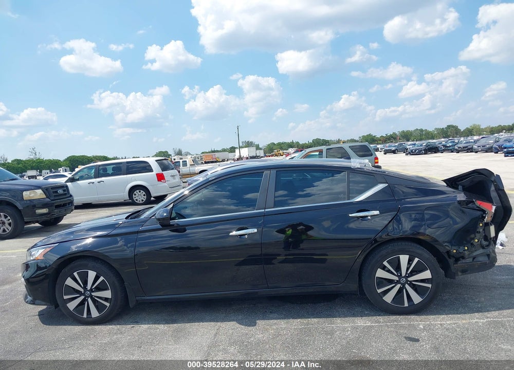 2022 NISSAN ALTIMA SV FWD VIN: 1N4BL4DV7NN375106