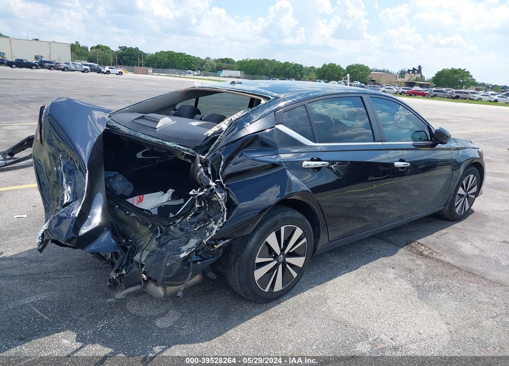 2022 NISSAN ALTIMA SV FWD VIN: 1N4BL4DV7NN375106