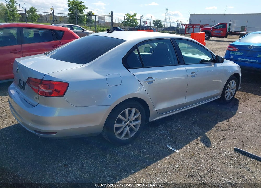 2015 VOLKSWAGEN JETTA 1.8T SE VIN: 3VWD17AJ1FM263146