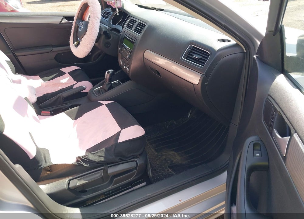 2015 VOLKSWAGEN JETTA 1.8T SE VIN: 3VWD17AJ1FM263146