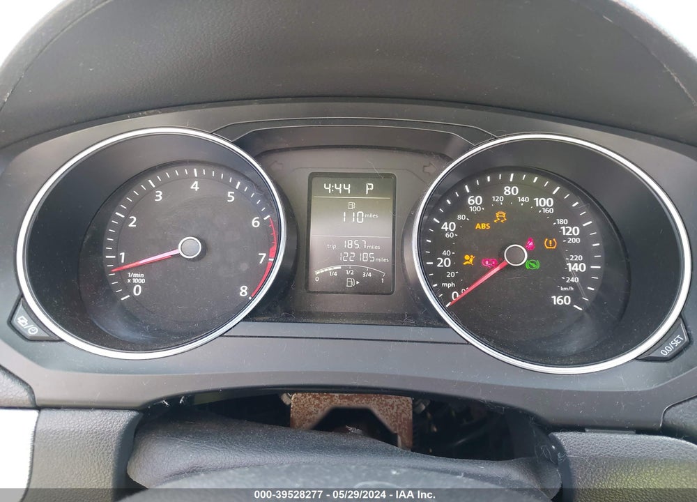 2015 VOLKSWAGEN JETTA 1.8T SE VIN: 3VWD17AJ1FM263146