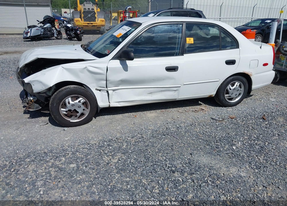 2002 HYUNDAI ACCENT GL VIN: KMHCG45C22U294401
