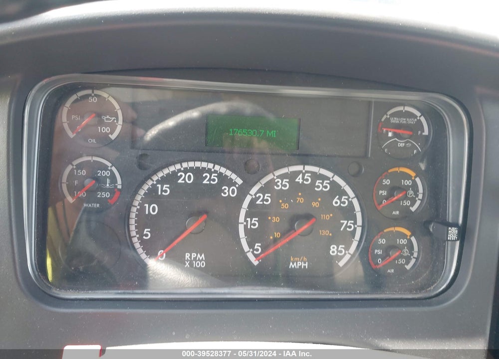 2017 FREIGHTLINER M2 106 VIN: 1FVACWDT6HHHX3403
