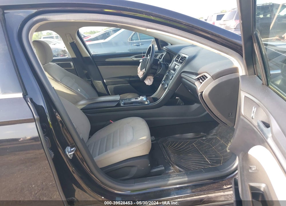 2019 FORD FUSION S VIN: 3FA6P0G74KR132311