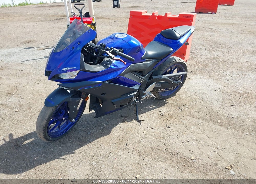 2022 YAMAHA YZFR3 A VIN: MH3RH18Y3NK008509
