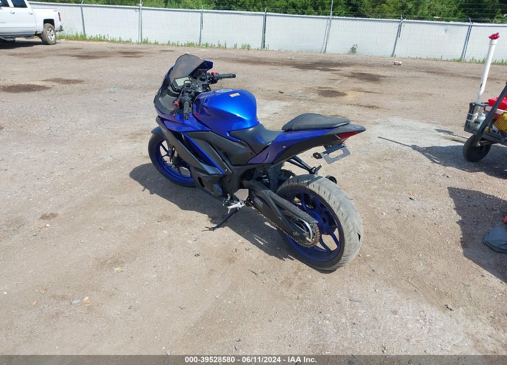2022 YAMAHA YZFR3 A VIN: MH3RH18Y3NK008509