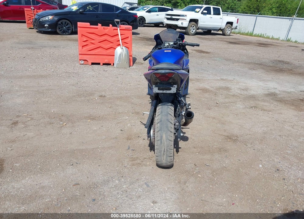2022 YAMAHA YZFR3 A VIN: MH3RH18Y3NK008509