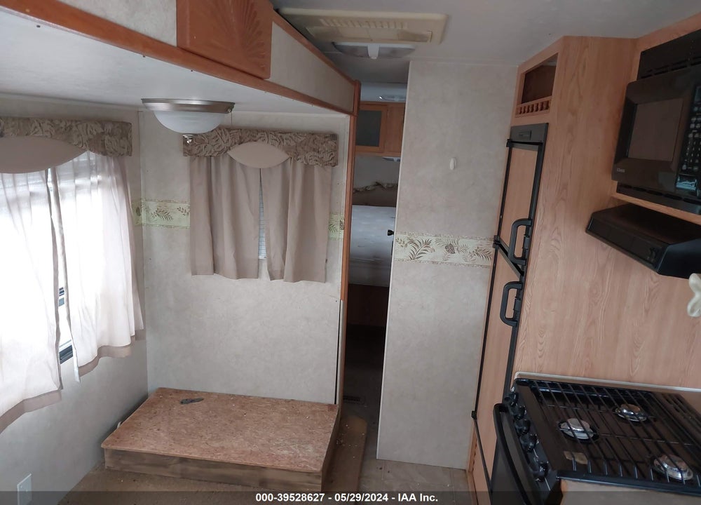 2006 SUNNYBROOK RV 267 VIN: 4UBAS0N2761N71765