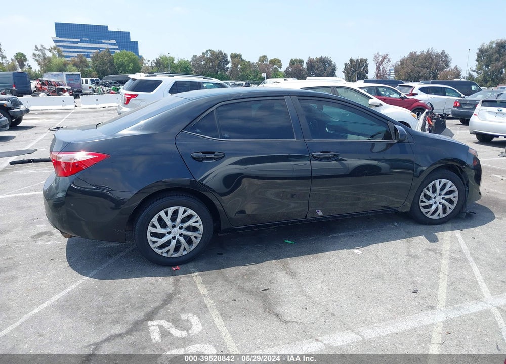 2018 TOYOTA COROLLA LE VIN: 5YFBURHE4JP783039