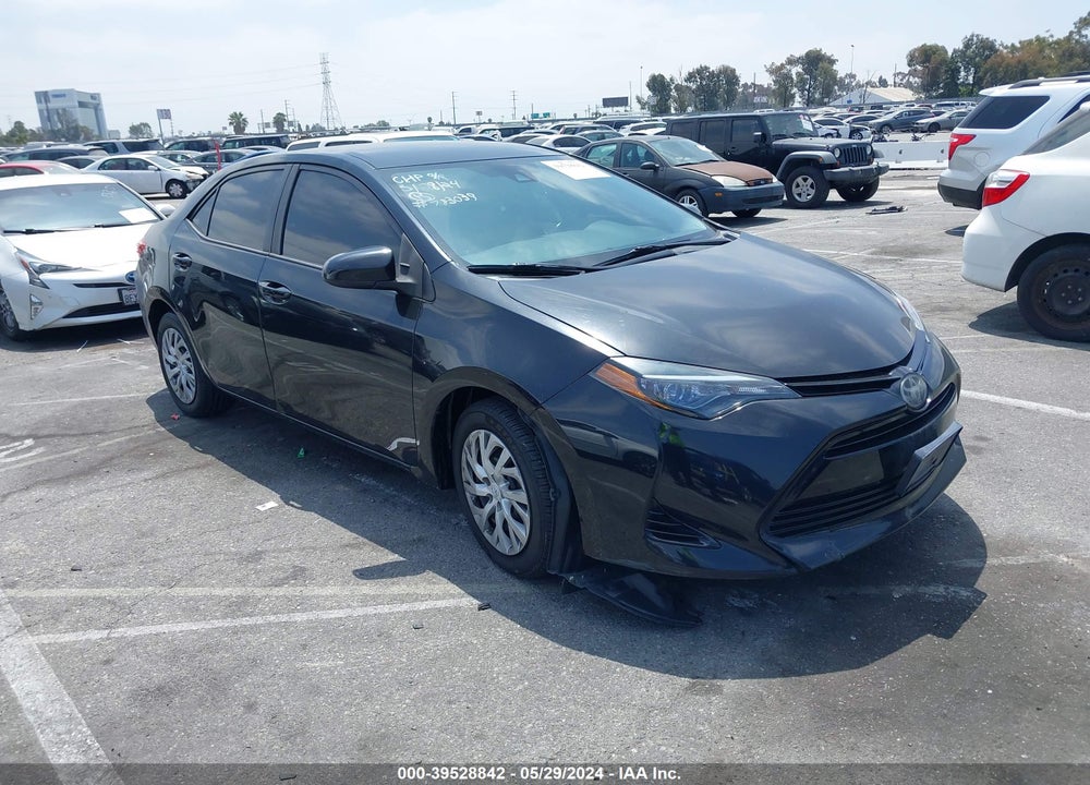 2018 TOYOTA COROLLA LE VIN: 5YFBURHE4JP783039