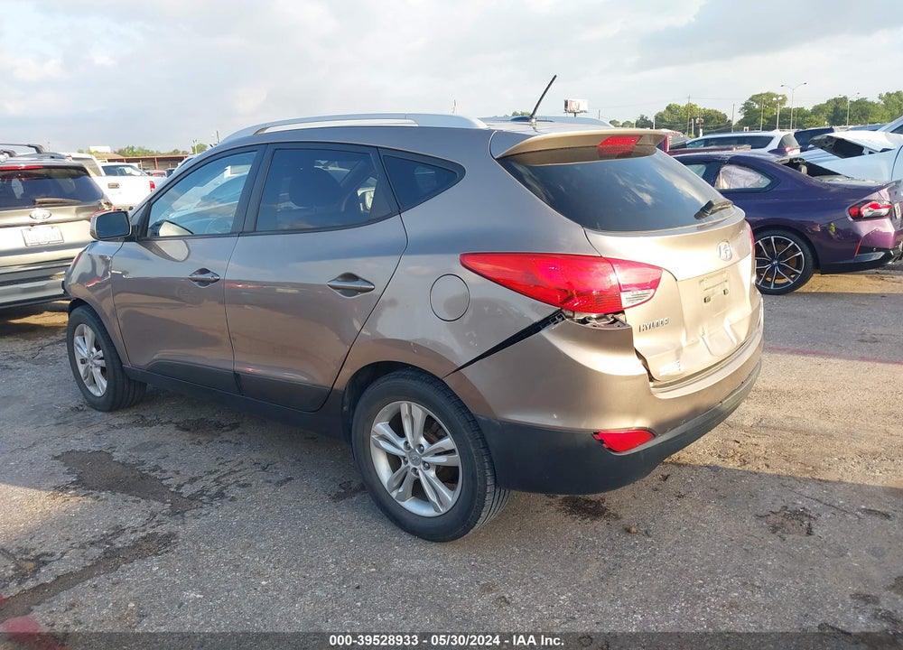 2011 HYUNDAI TUCSON GLS VIN: KM8JU3AC1BU126300