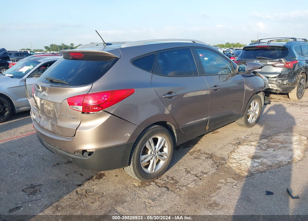 2011 HYUNDAI TUCSON GLS VIN: KM8JU3AC1BU126300