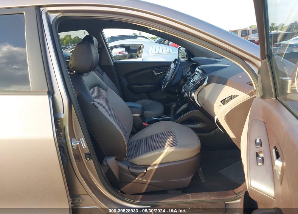 2011 HYUNDAI TUCSON GLS VIN: KM8JU3AC1BU126300