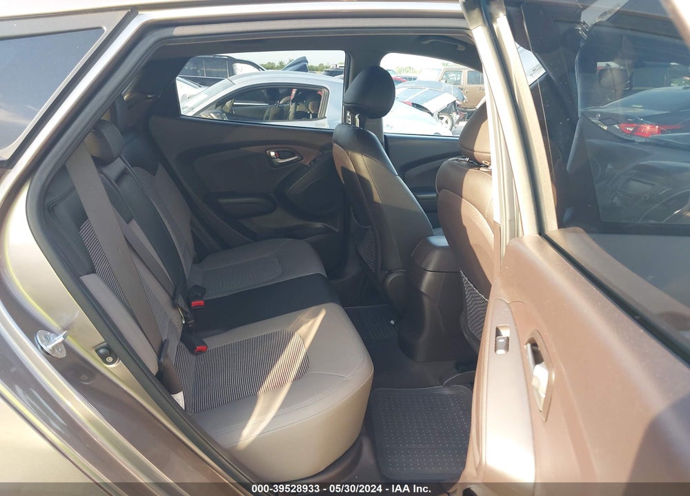 2011 HYUNDAI TUCSON GLS VIN: KM8JU3AC1BU126300