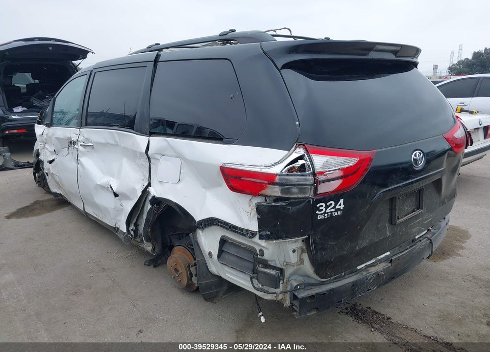 2015 TOYOTA SIENNA XLE 8 PASSENGER VIN: 5TDYK3DC4FS683944