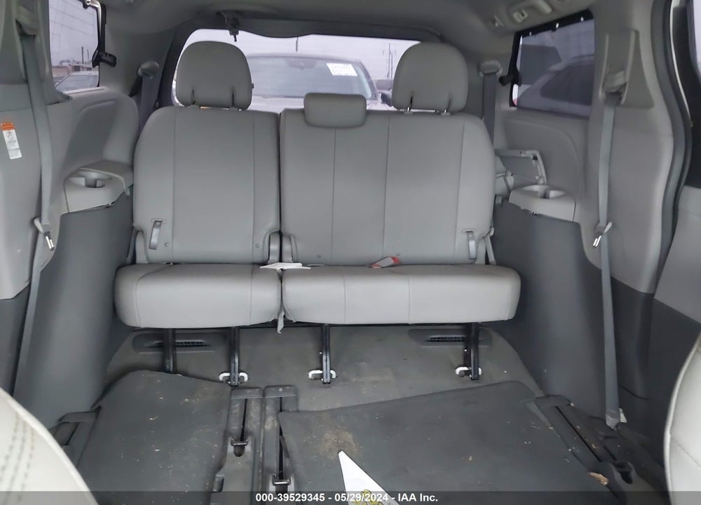 2015 TOYOTA SIENNA XLE 8 PASSENGER VIN: 5TDYK3DC4FS683944