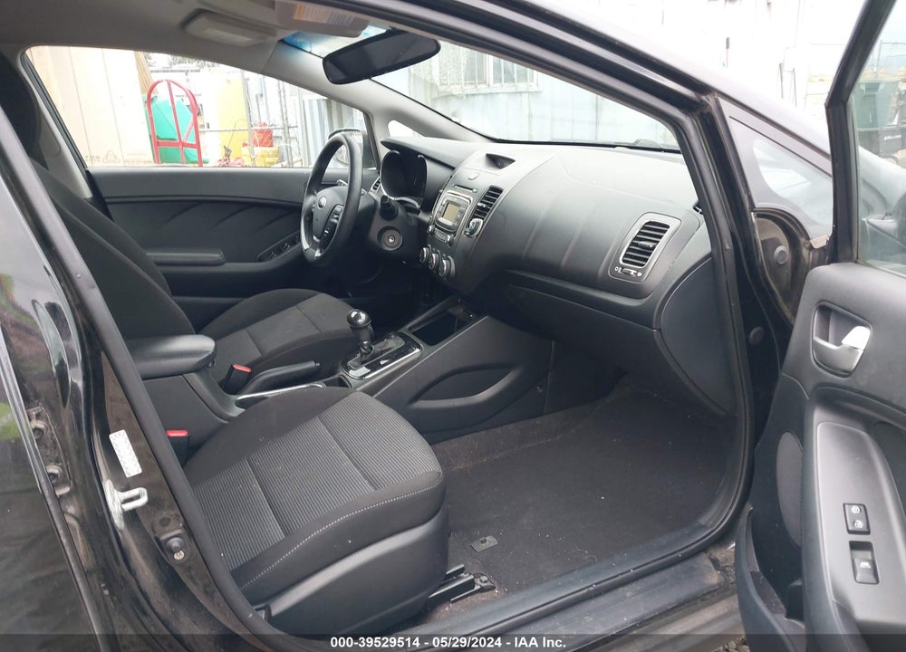2018 KIA FORTE LX VIN: KNAFK5A83J5773858