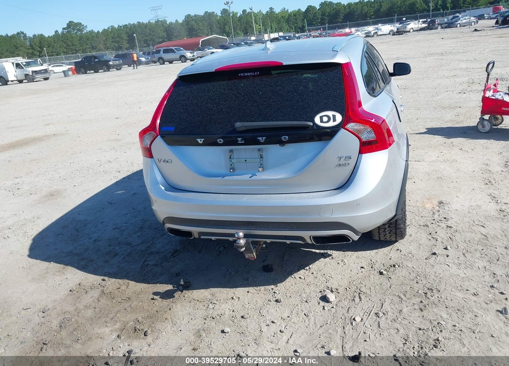 2015 VOLVO V60 CROSS COUNTRY T5 VIN: YV4612HKXF1000516