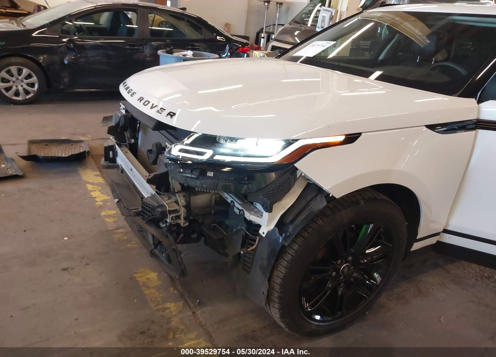 2019 LAND ROVER RANGE ROVER VELAR D180 S VIN: SALYB2EN8KA783118