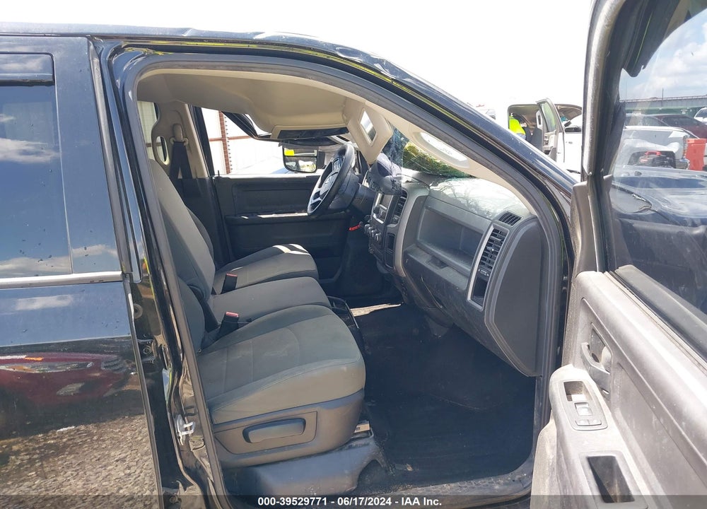 2016 RAM 1500 EXPRESS VIN: 3C6RR7KT0GG115529