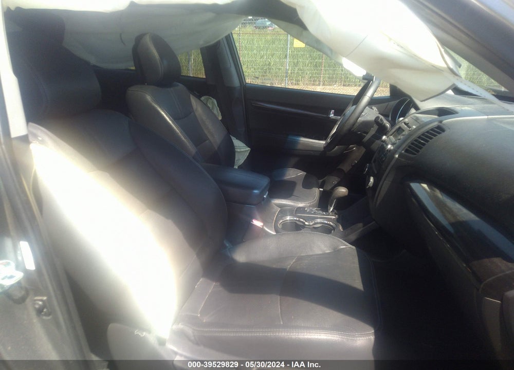 2011 KIA SORENTO EX V6 VIN: 5XYKUDA27BG150818