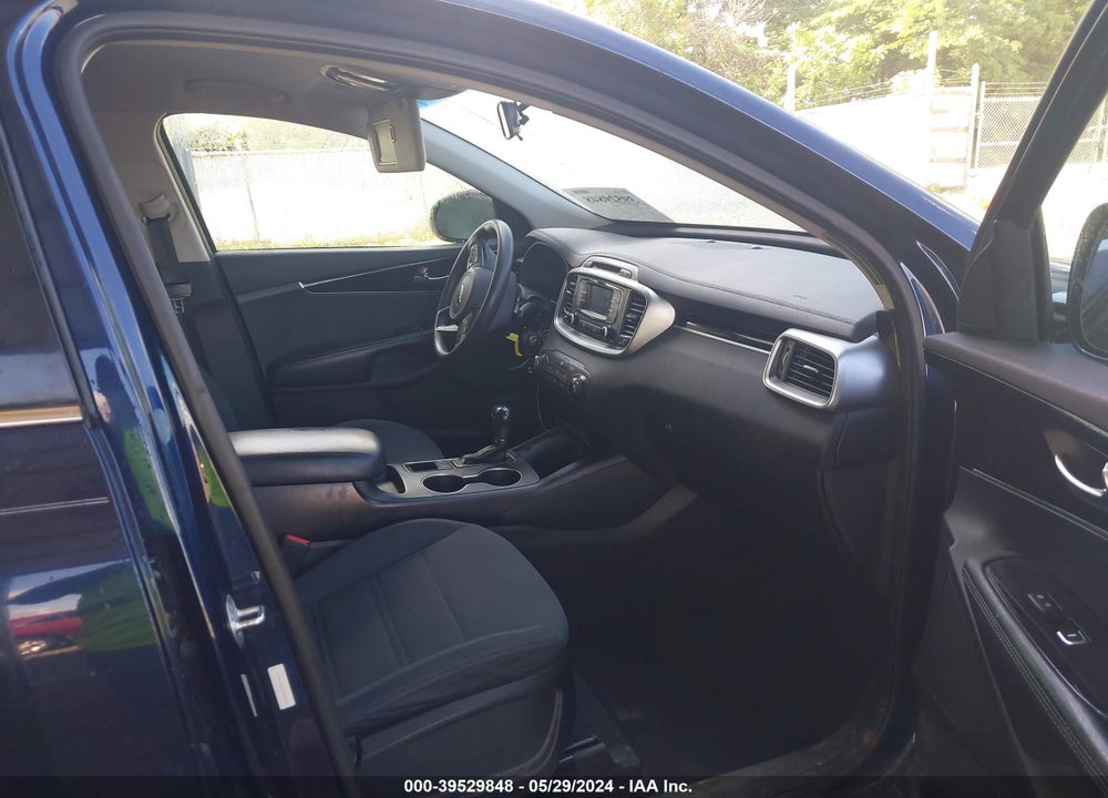 2016 KIA SORENTO 2.4L LX VIN: 5XYPG4A31GG098602