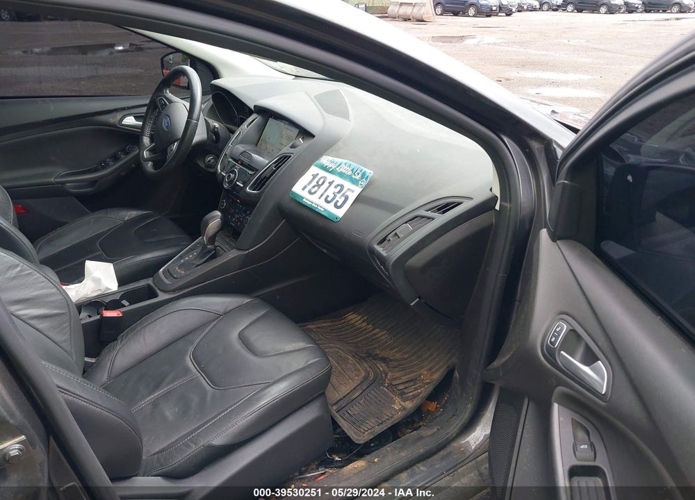 2017 FORD FOCUS SEL VIN: 1FADP3M24HL239089